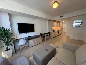 Building Photo - 121 NE 5th St