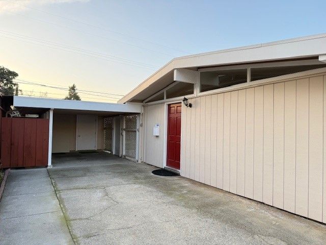 Building Photo - 10355 Stern Ave