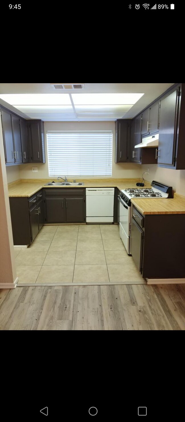 Foto del edificio - 2233 Woodberry Ave