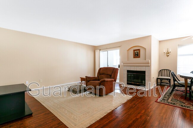 Foto del edificio - 4504 W Lake Mead Blvd