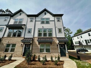 Building Photo - 1556 Blanche St