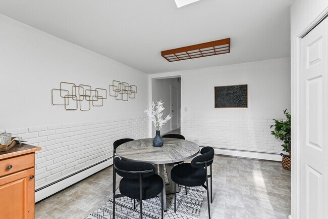 Foto del edificio - 1804 Simms St