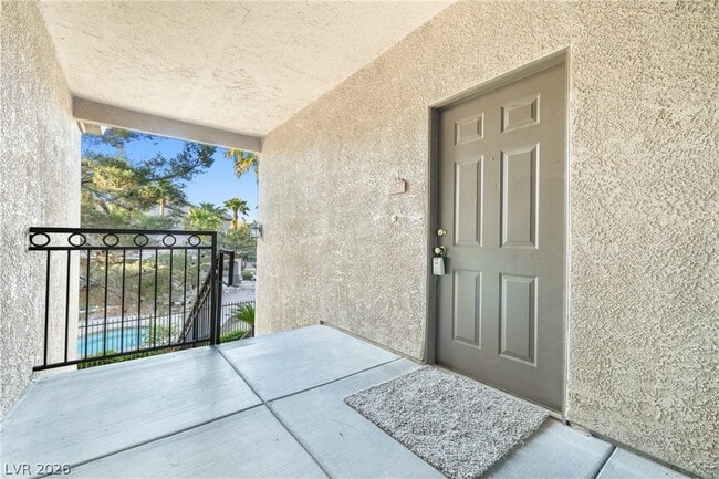 Building Photo - 8250 N Grand Canyon Dr
