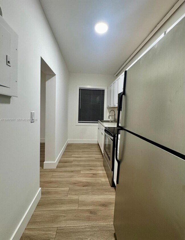 Foto del edificio - 842 Himmarshee St