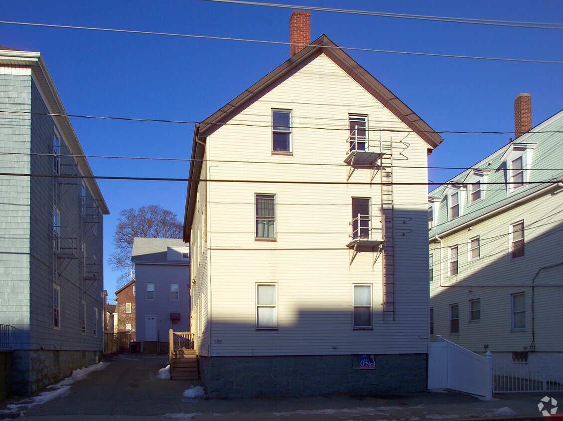 100 Seabury St, Fall River, MA 02720 100 Seabury St Fall River, MA