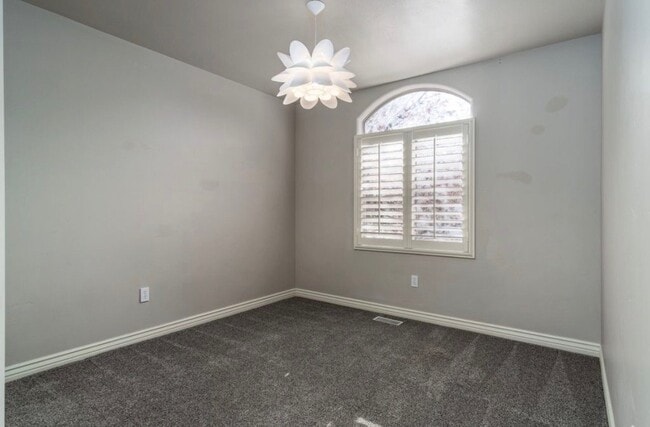 Building Photo - 13141 S Woods Park Dr