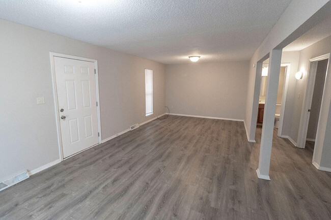 Foto del edificio - 206 Wheaton Ct