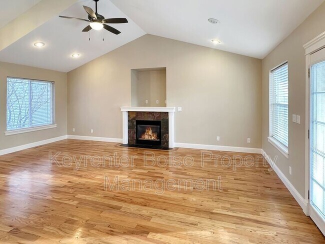 Building Photo - 1861 W Sheep Hill Ct