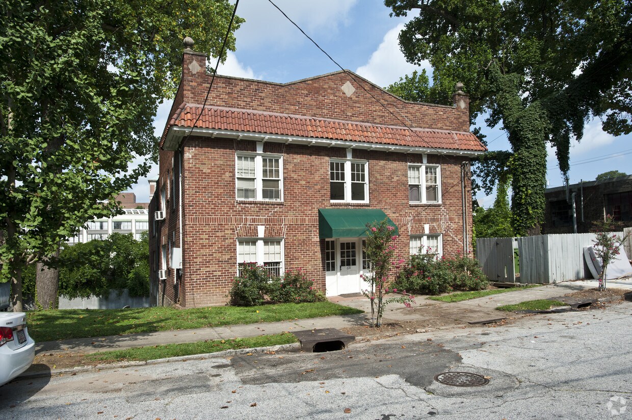 Foto del edificio - 678 Somerset Ter NE