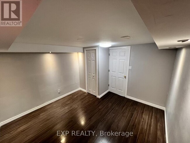 Building Photo - 39 Frankton Crescent