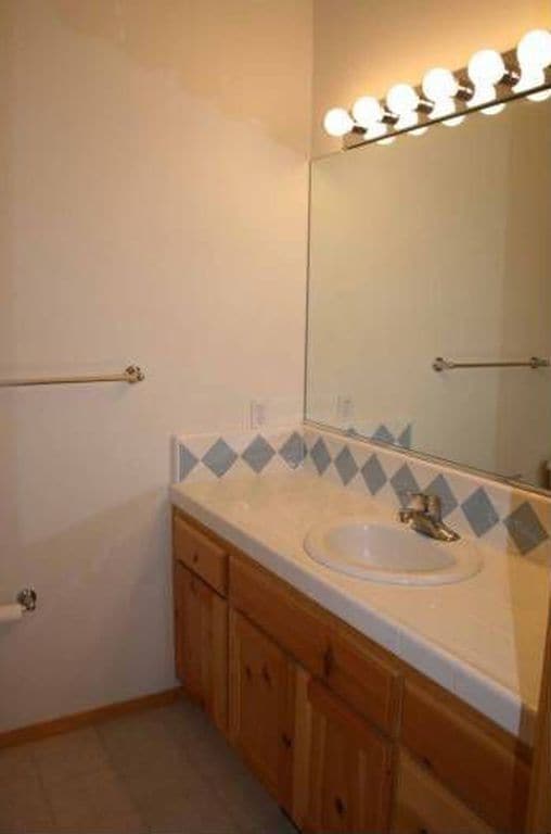 Master bathroom - 12368 Greenwood Dr