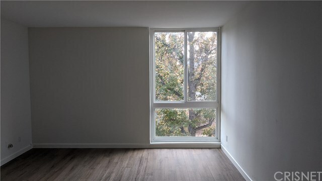 Foto principal - 4915 Tyrone Ave