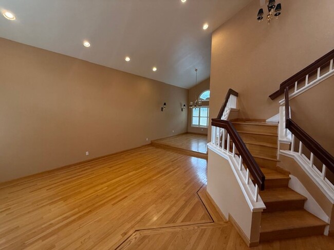 Foto del edificio - Beautiful 4-Bedroom Home in Carriage Hills...