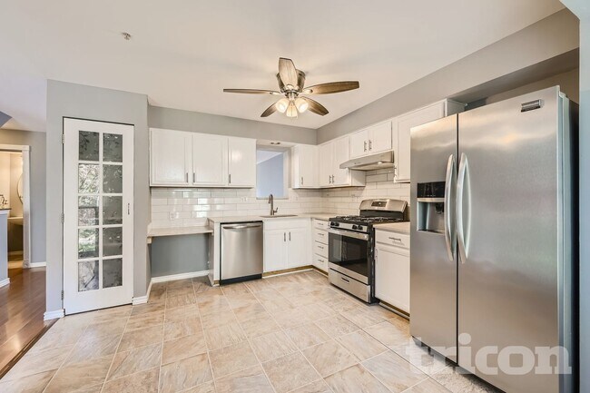 Building Photo - 6603 Polynesian Ln