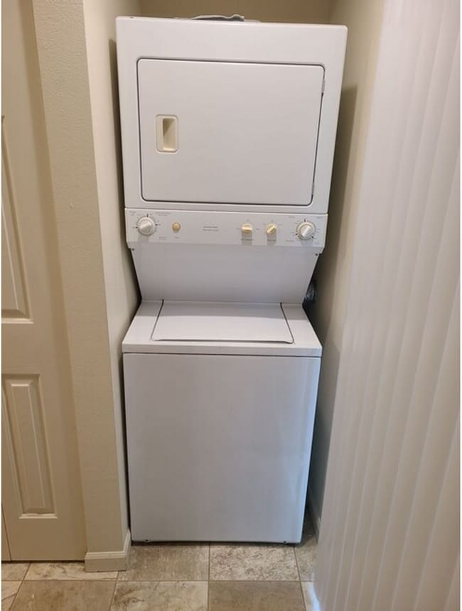 Foto del edificio - 14755 W Hidden Creek Ct