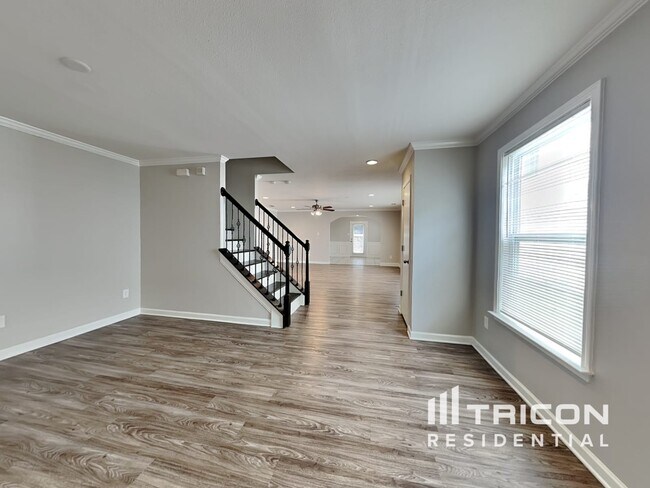 Building Photo - 451 Presidents Ct