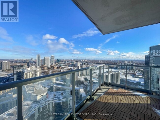 Building Photo - 70 Forest Manor Rd