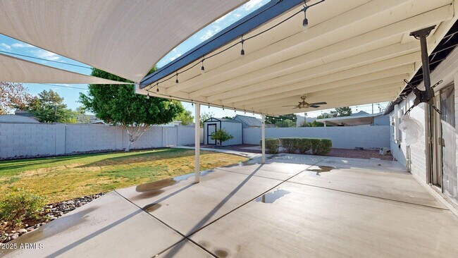 Foto del edificio - 830 E Orchid Ln
