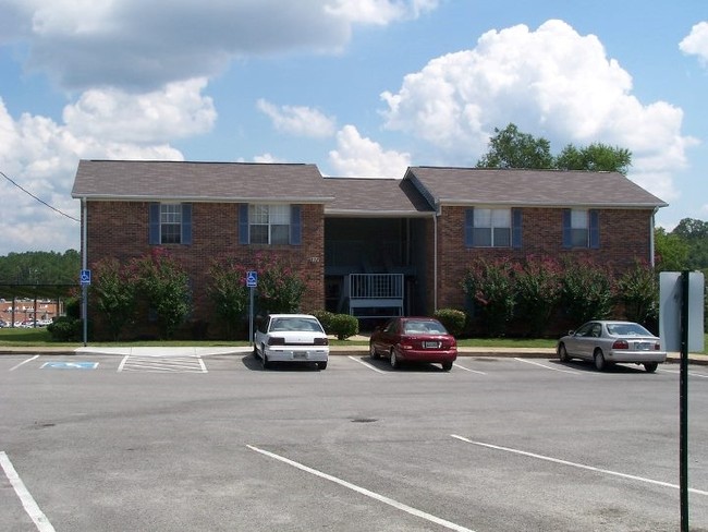 Building Photo - Newport Manor Apartments