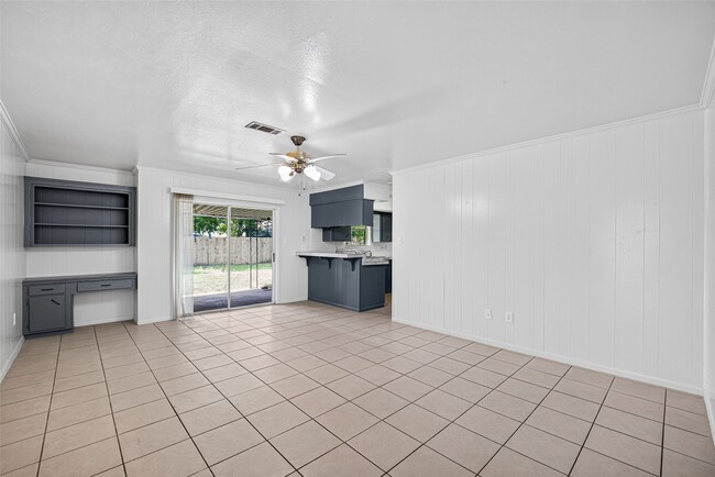 Building Photo - 5010 Shilo Dr