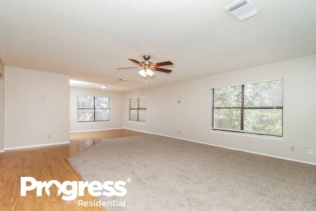 Building Photo - 6854 Park Haven