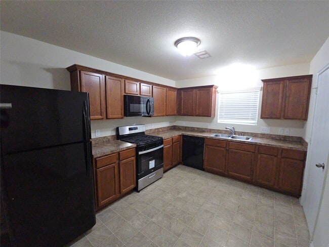 Building Photo - 810 Lightningbug Ln