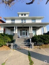 Building Photo - 322 N Hart St
