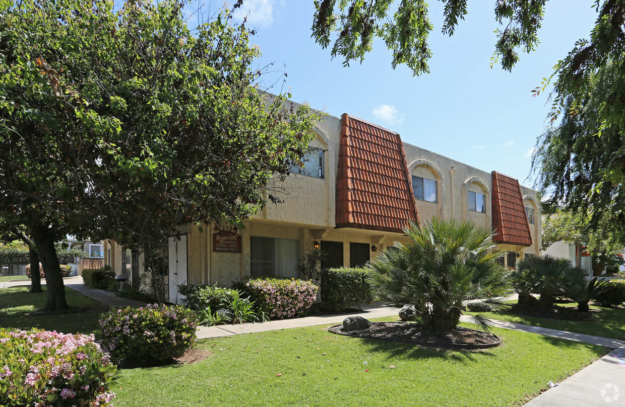 Building Photo - Brightwood Townhouses