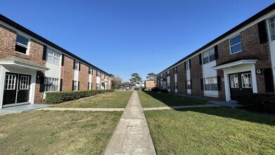 Building Photo - 5317 Curry Ford Rd