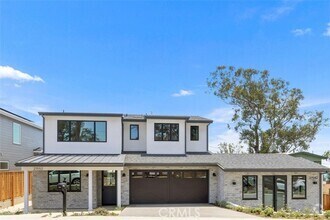 Building Photo - 21552 Treetop Ln