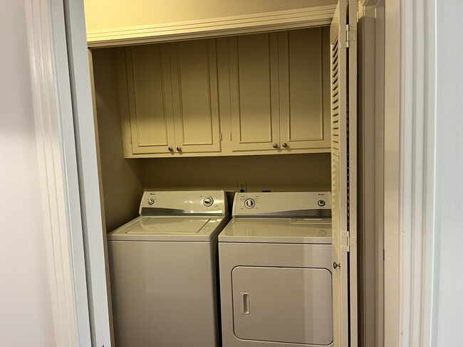 furnished W/D - 511 Chickadee Dr