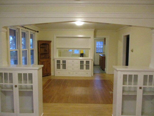 Building Photo - 701 Clara Ave
