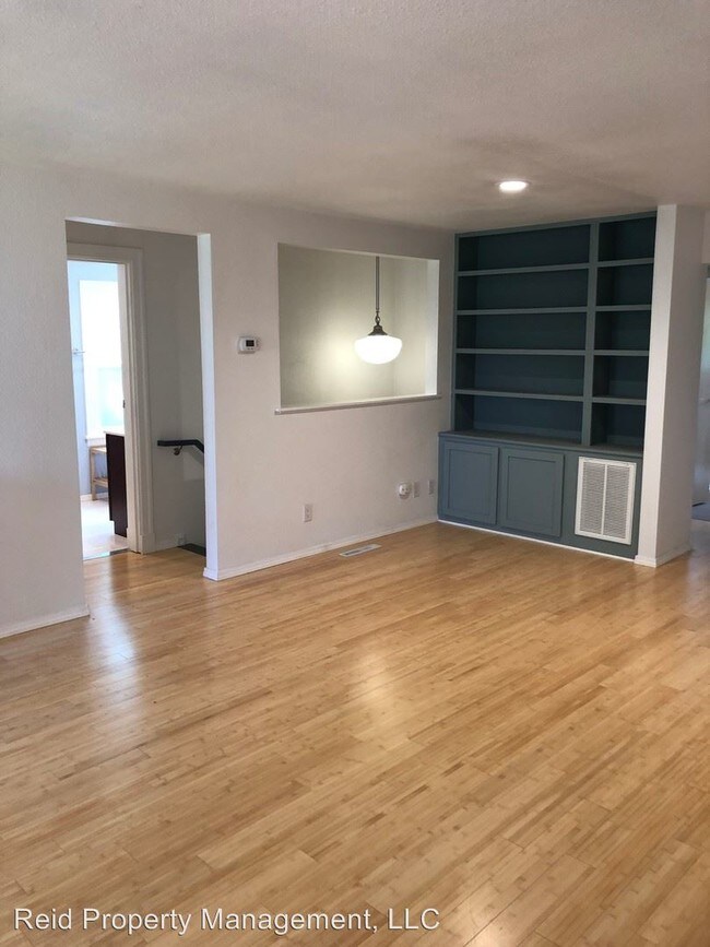 Building Photo - 3 br, 1 bath House - 2217 Winfield Ave