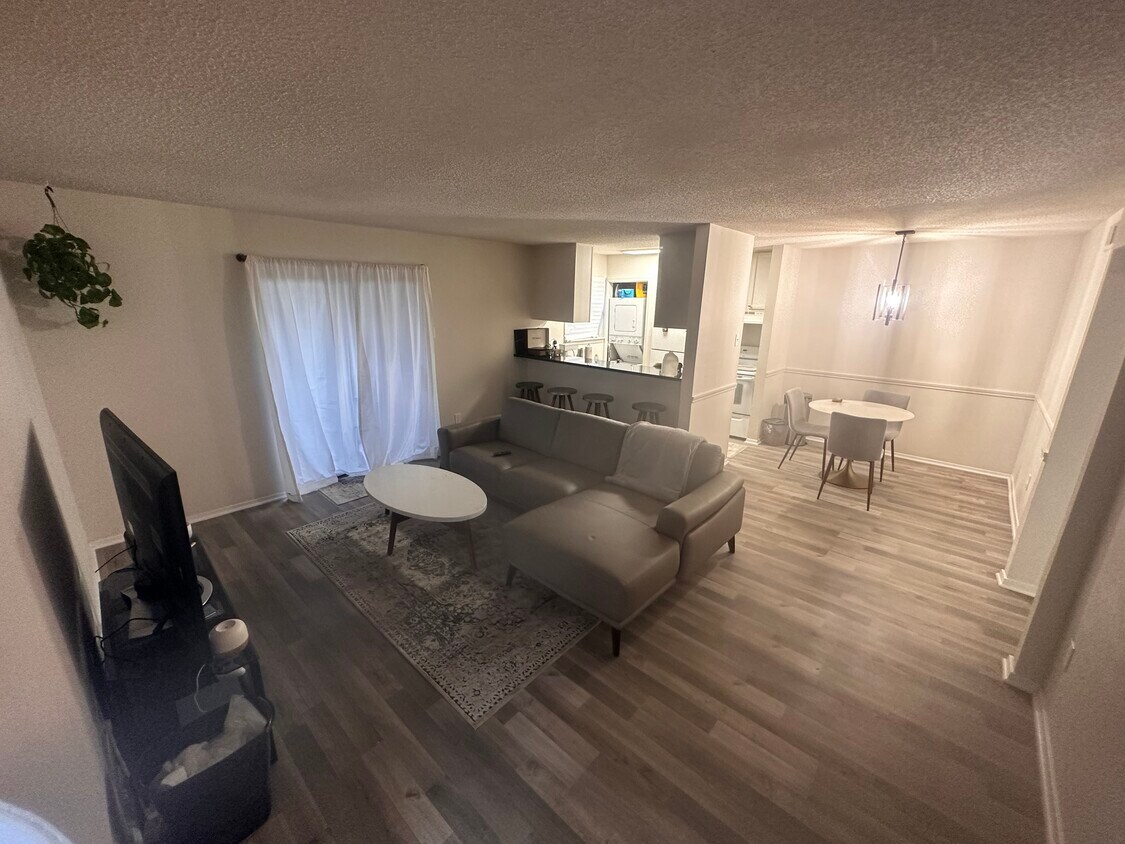 1810 N Garrett Ave Unit 126, Dallas, TX 75206 Condo for Rent in