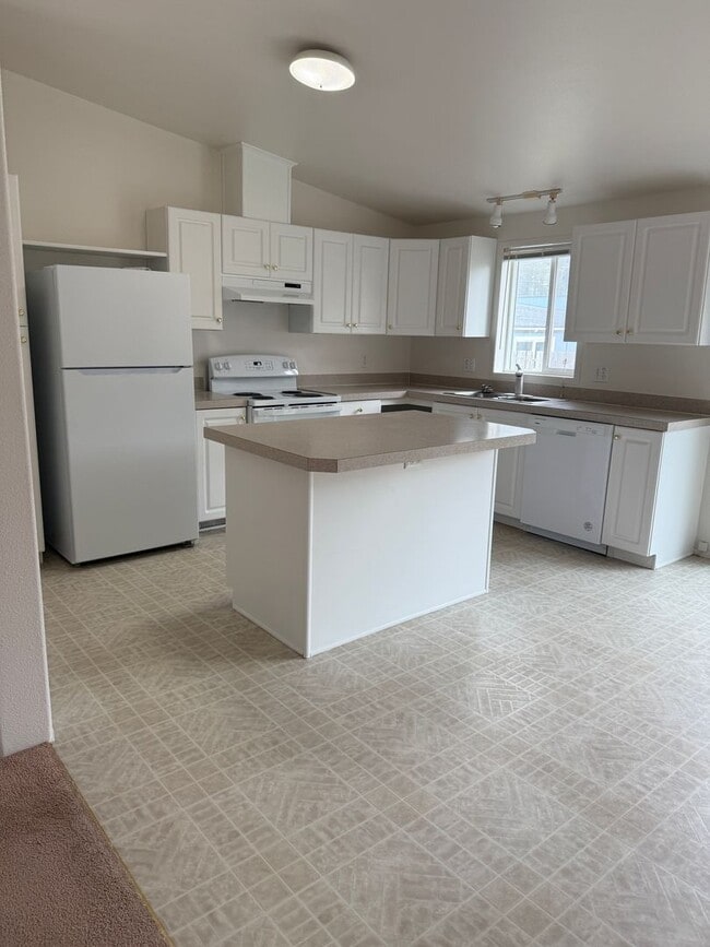 Foto del edificio - 54515 Beach Loop Rd