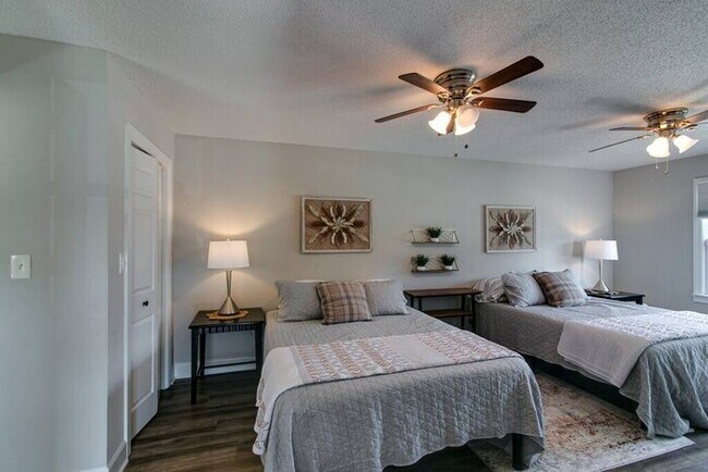 Foto del edificio - Residence (1335 Whitt Ln)