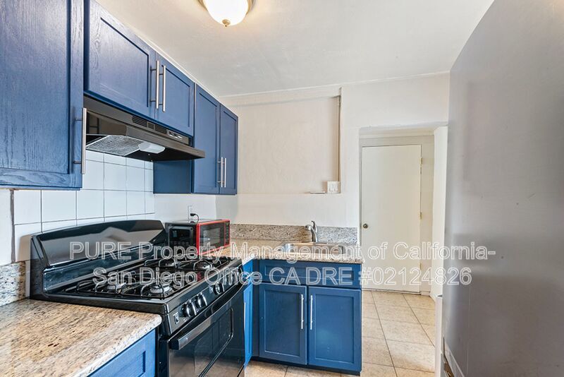 Foto principal - 3219 1/2 L St
