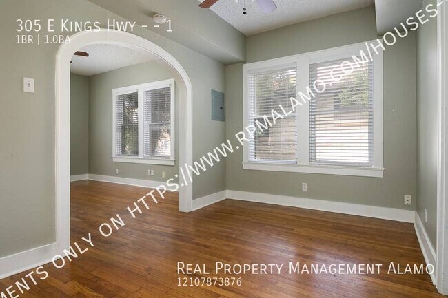 Foto del edificio - AVAILABLE NOW! Charming Efficiency Near Tr...
