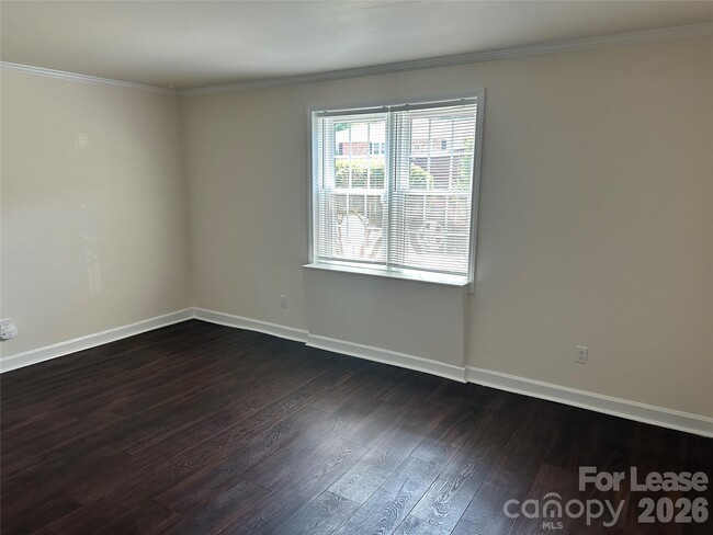 Building Photo - 920 McAlway Rd