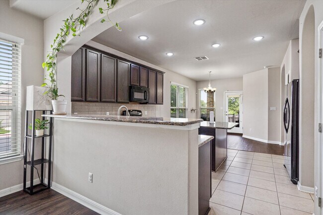 Foto del edificio - Amazing Home in Gated Mayfield Ranch Community