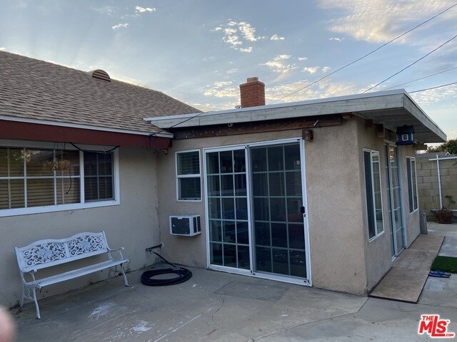 Building Photo - 8102 Acacia St