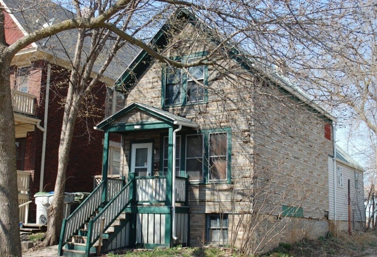 Primary Photo - 1116 E Hamilton St
