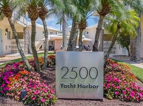 Building Photo - 2500 Gulf Shore Blvd N