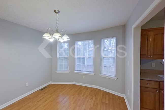 Building Photo - 516 22nd Ln NE