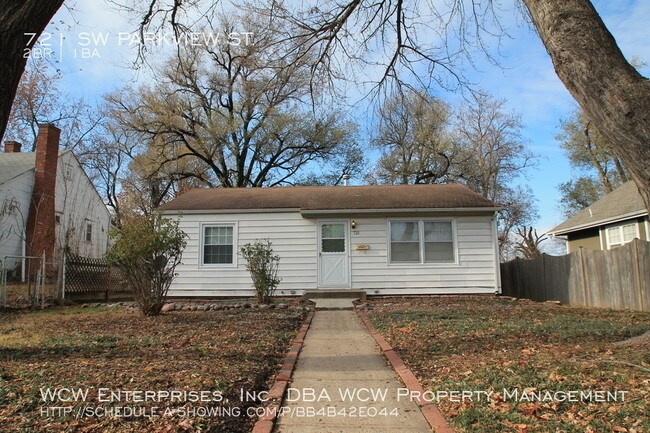 Building Photo - 721 SW Parkview St