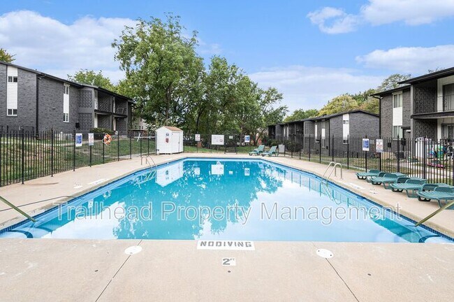 Foto del edificio - 8316 Robinson St