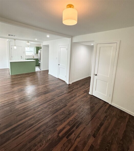 Foto del edificio - 6442 Latta St