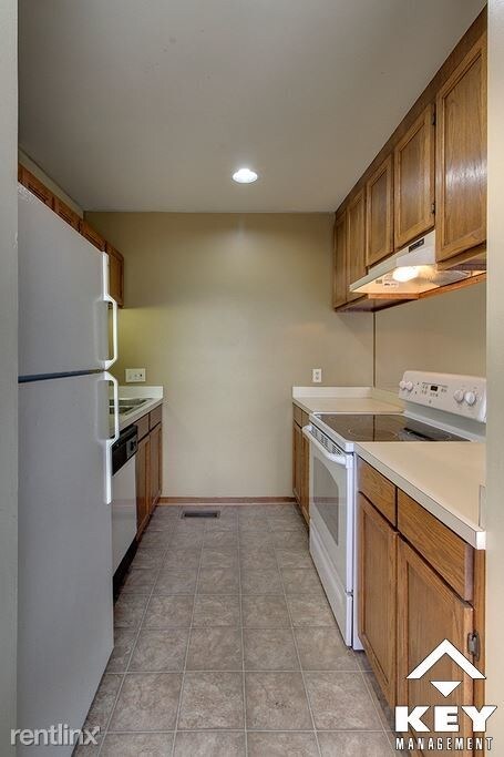 Building Photo - 2732 E Conquest St