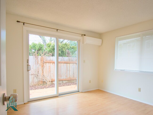 Foto del edificio - Quiet and comfortable 3 bed/ 1 bathroom house