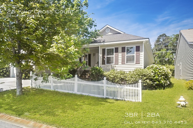 Building Photo - Picket Fences